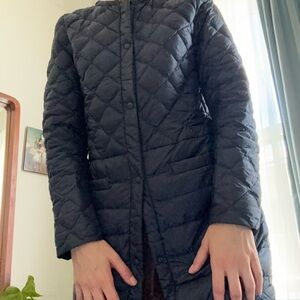 Uniqlo Black Puffer Jacket with Quilted Design